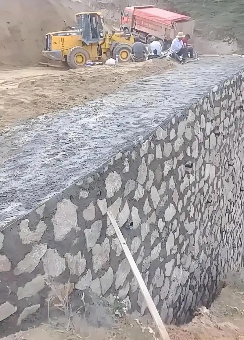 临沂河东区边坡加固